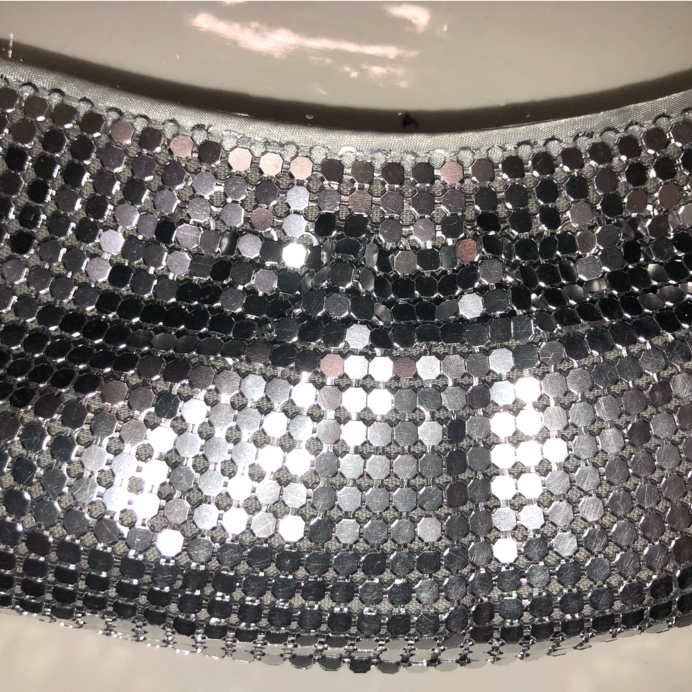 VINTAGE SILVER MESH EVENING BAG PURSE CLUTCH SILVER CHAIN STRAP NEW SATIN LINED - Picture 4 of 5